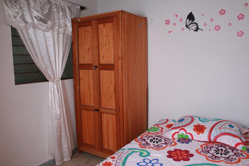 Hostal Monarca Медельин Номер фото