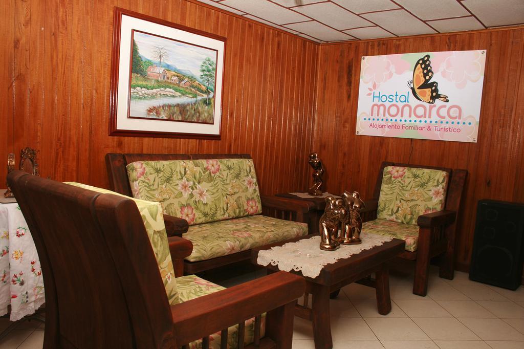 Hostal Monarca Медельин Экстерьер фото